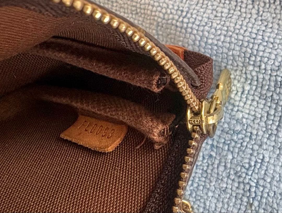 Louis Vuitton モノグラムミニポシェットアクセソワール