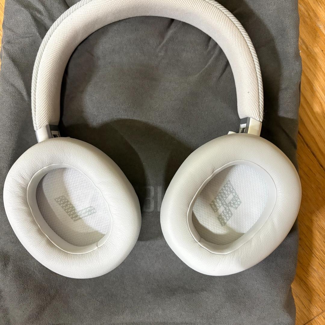 【ほぼ新品】JBL live 770NC　ワイヤレスヘッドホン　白
