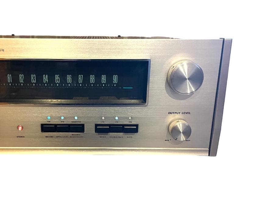 Accuphase T-101 FMステレオチューナー 動作品