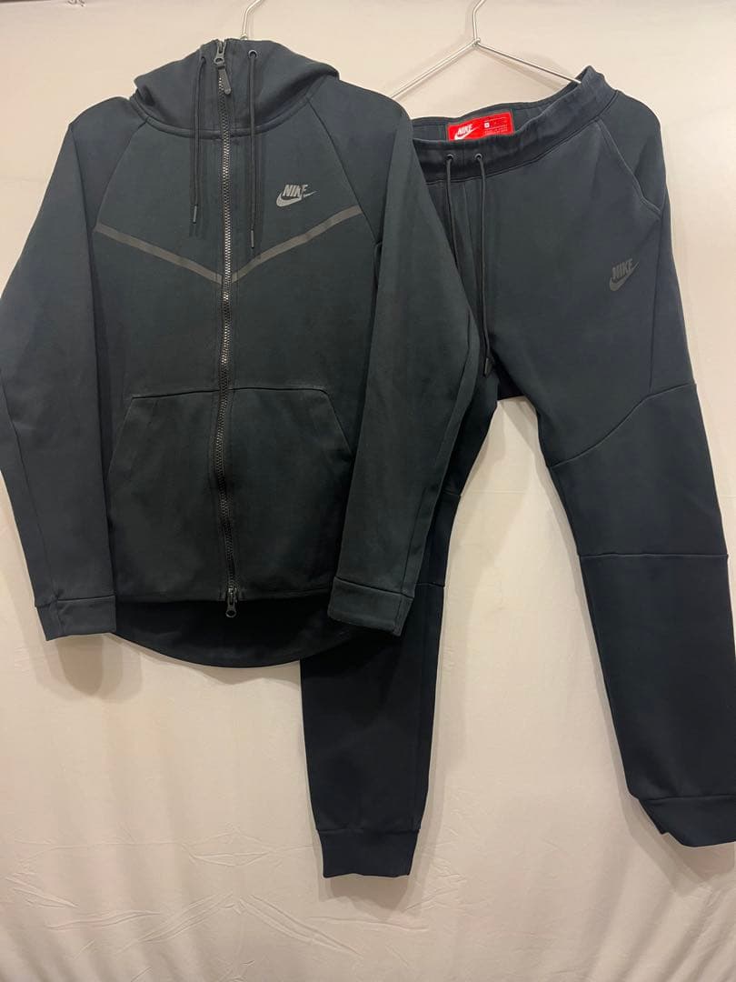 Nike テックフリース　セットアップ　上下　黒