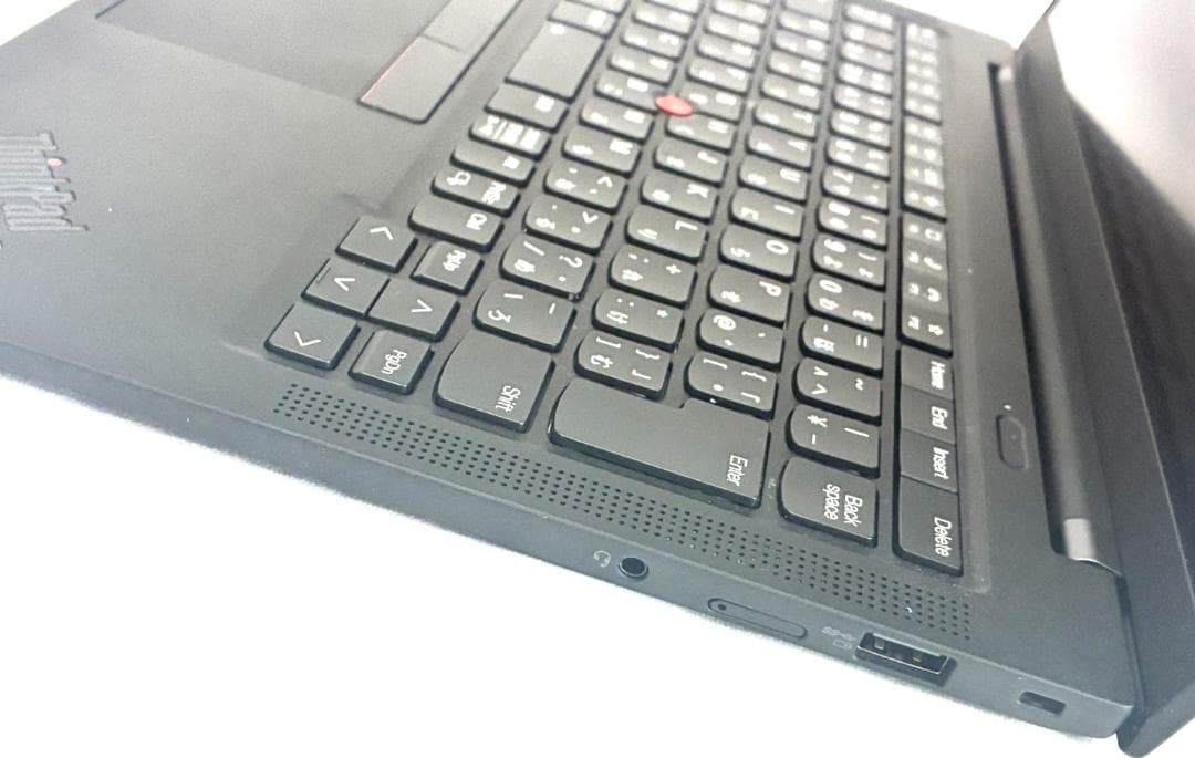 超美品 薄型 ThinkPad X1 Carbon Gen 9 i5 11世代