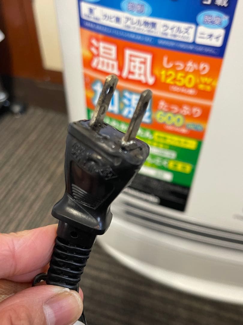 Panasonic 加湿セラミックファンヒーター ナノイー搭載 ※プラグ変形あり