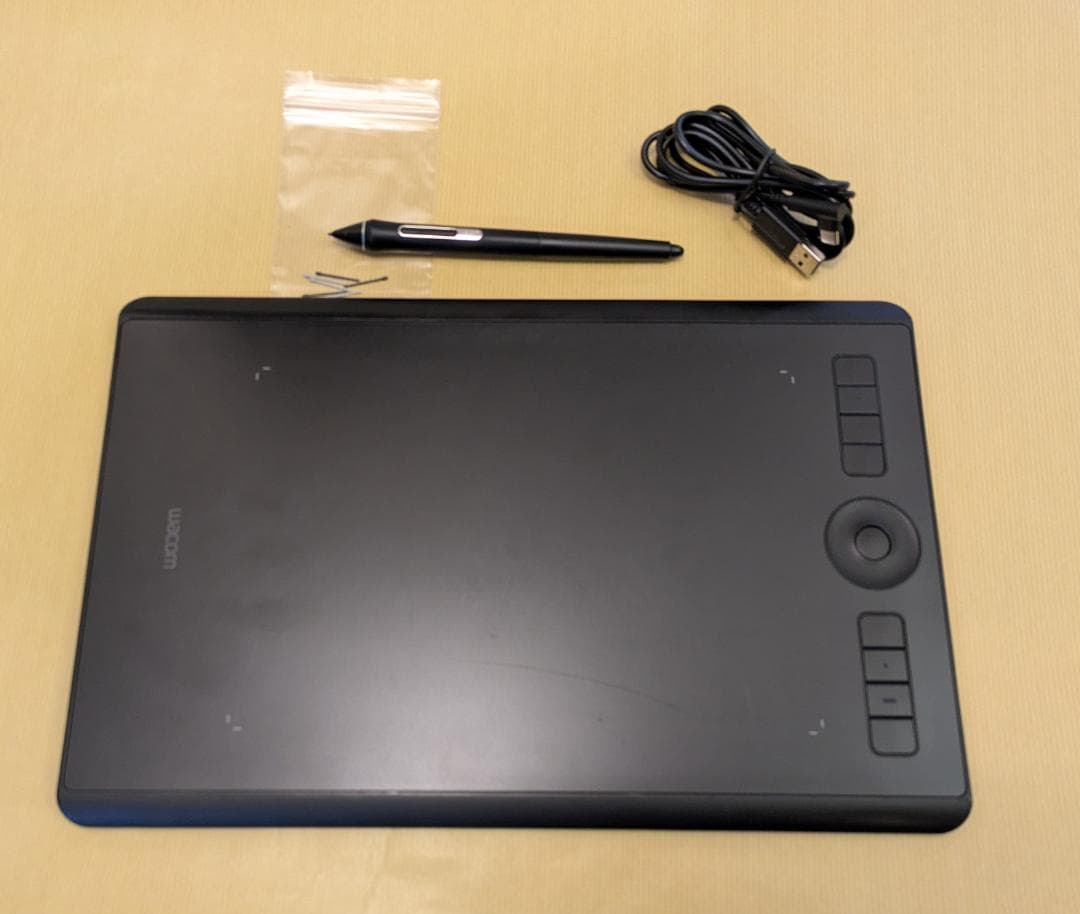 Wacom Intuos Proペンタブレット PTH-660