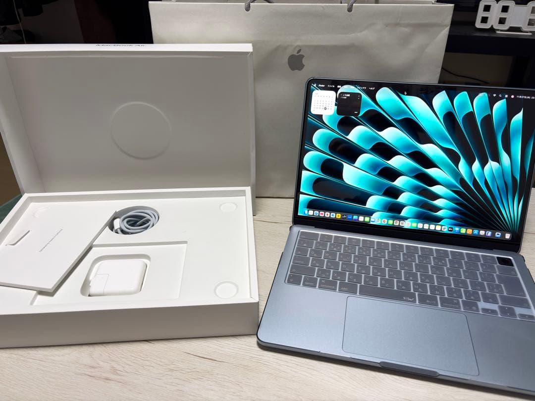 新品同様 MacBook Air 13インチ M4 スカイブルー2025年モデル