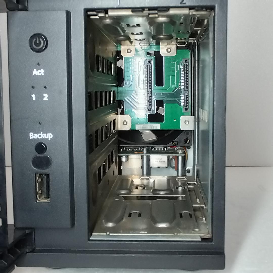 NETGEAR ReadyNAS 102　HDD 4TB(2TBx2個)付属