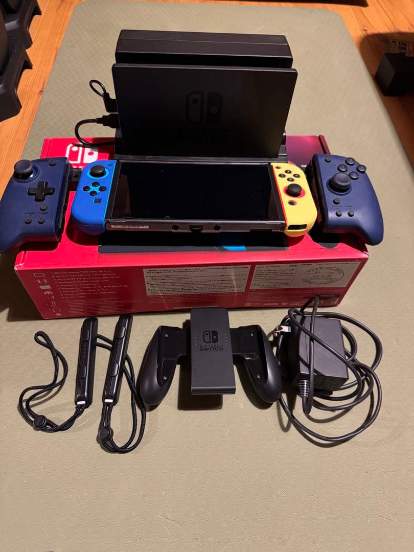 Nintendo Switch 青赤本体セット ネオンカラーカバー付き