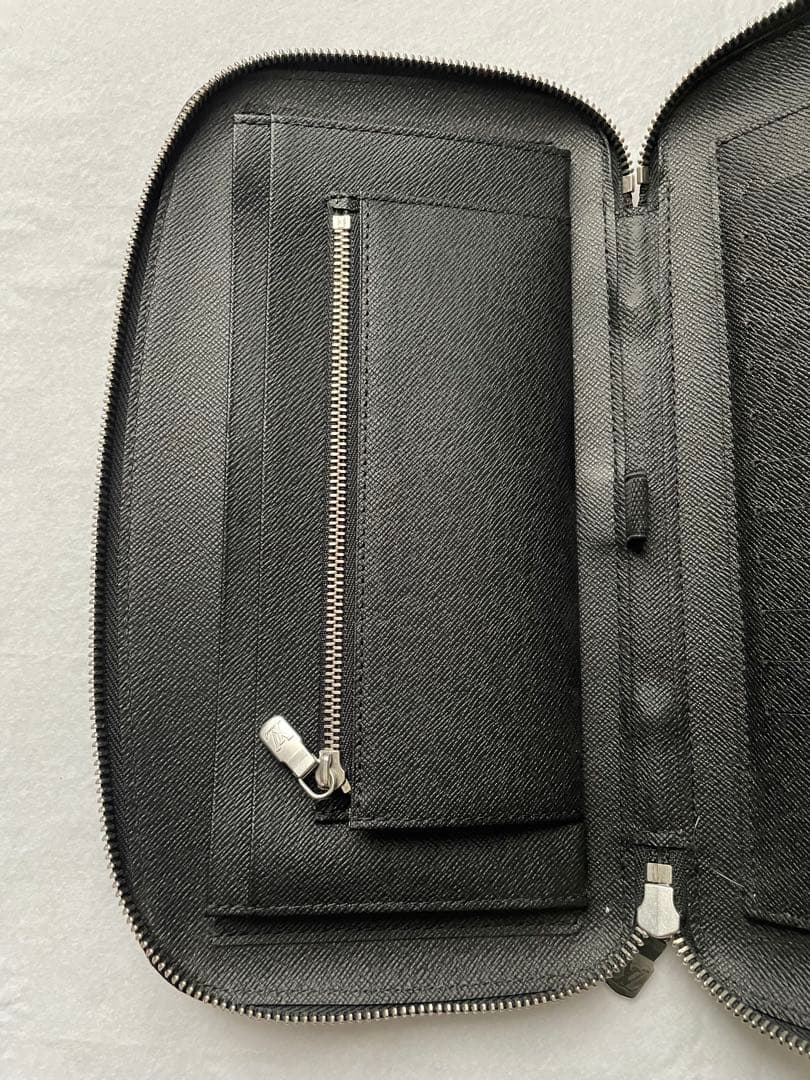 LOUIS VUITTON ブラック レザーケース　布袋、箱付き