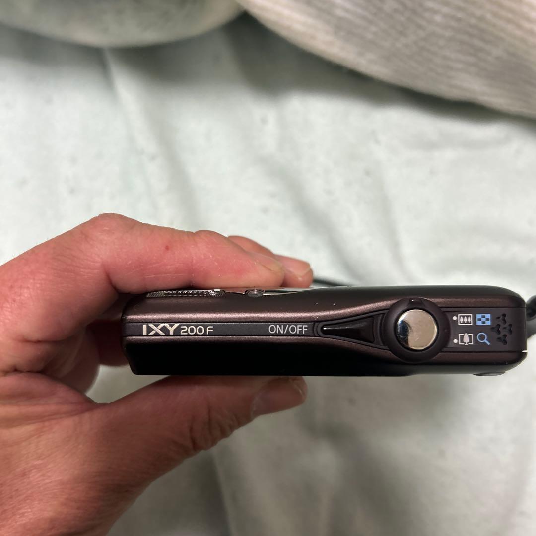 Canon IXY 200F メガピクセル コンパクトデジタルカメラ