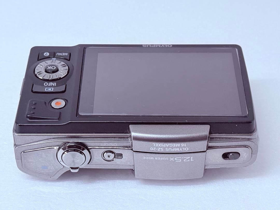 OLYMPUS SZ-20 シルバー 動作確認済 コンデジ FULL HD 3D