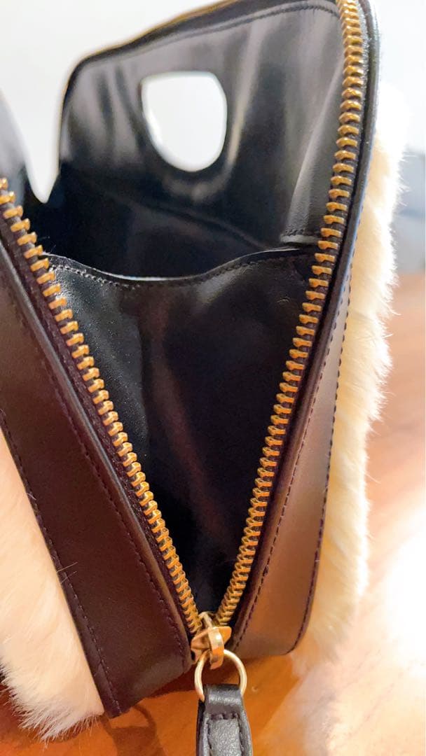 PELLICO ペリーコ　ファーバッグ　クラッチ