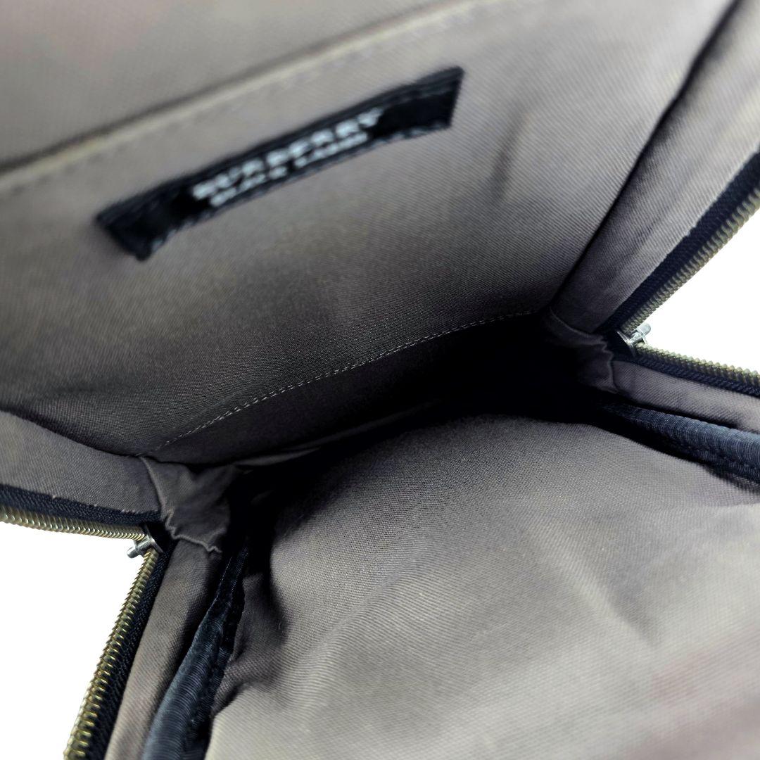 美品 バーバリー ブラックレーベル レザー ボディバッグ ショルダーバッグ