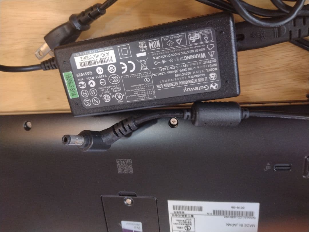 コスパ☆富士通 S936/M i5-6300U メモリ8GB SSD224G