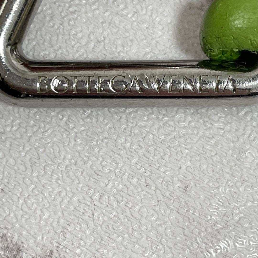 極美品✨ボッテガヴェネタ　トライアングル　キーホルダー　バッグチャーム　緑