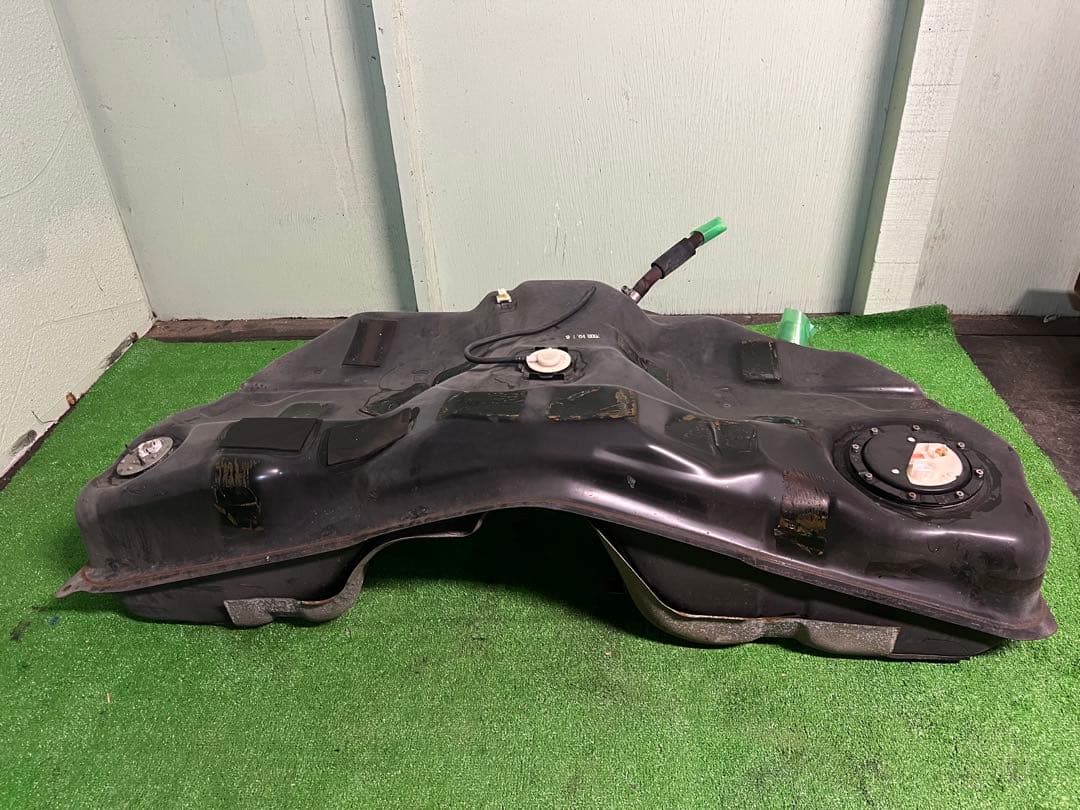 アルテッツァ　 GXE10　フューエルポンプ77020-53011 　燃料タンク