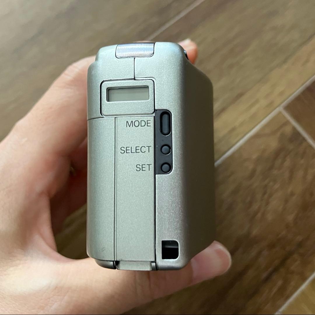 RICOH R1s コンパクトカメラ シルバー