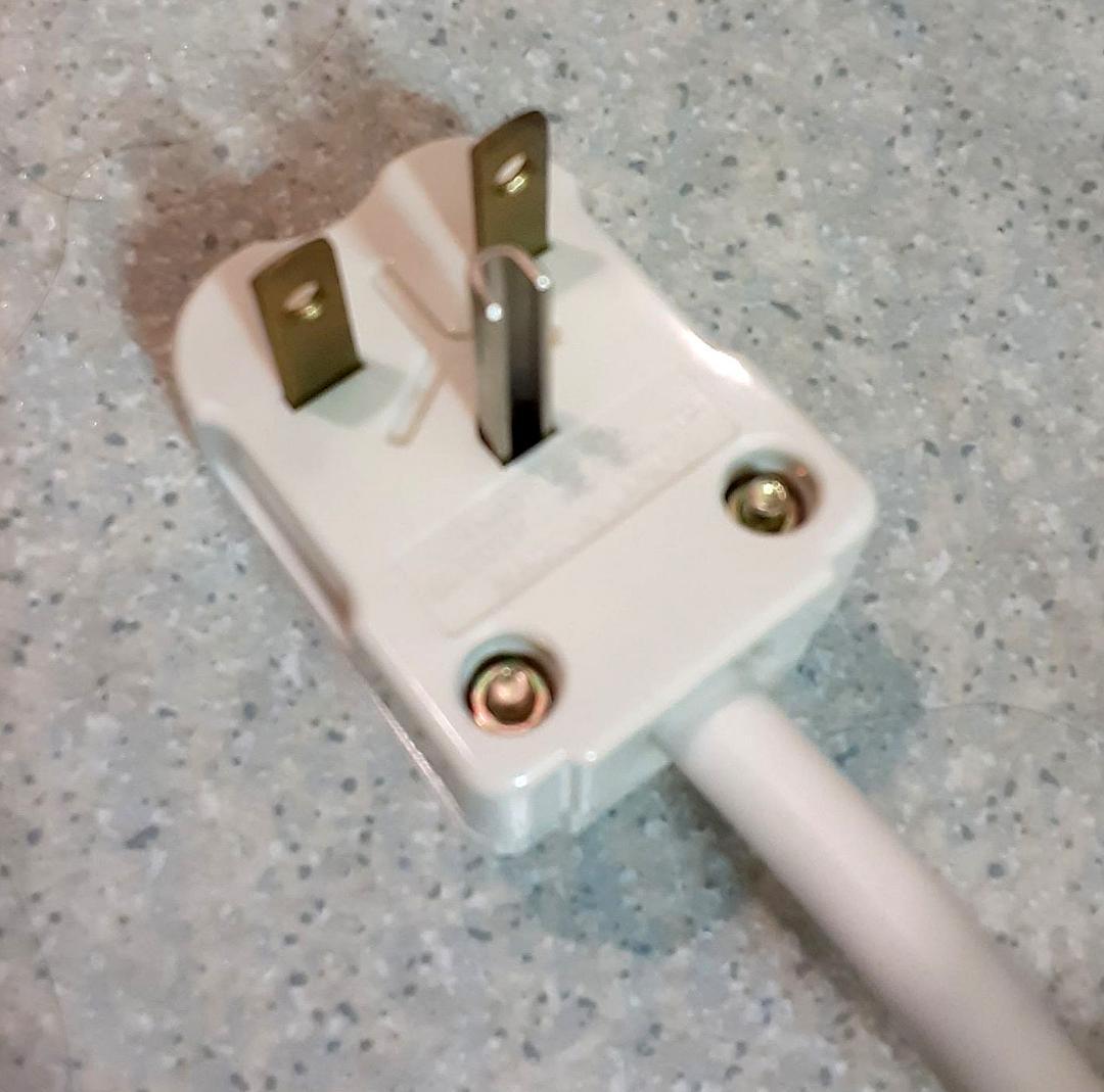 MITSUBISHI(三菱)壁掛け式パネル形ベースボードヒーターRY-2020B