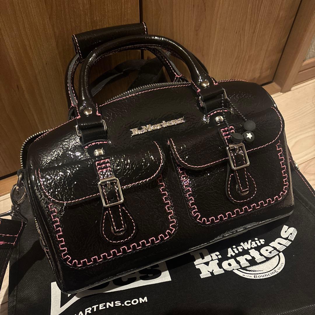 ドクターマーチン　ショルダーバッグ　トップハンドル　バレンタイン　ピンク