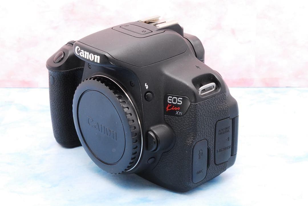 Canon Kiss X7i★一眼レフカメラ★バッグ付★便利な高倍率レンズ付