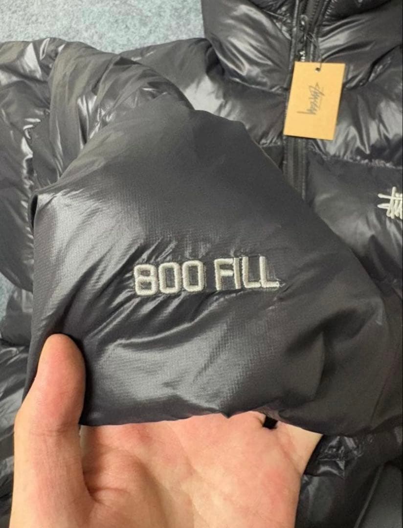 Stussy ブラックダウンジャケット