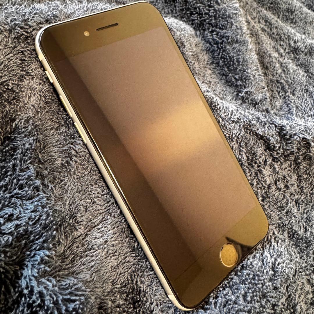 【極美品】iPhone SE 第3世代 SIMフリー 256GB スターライト