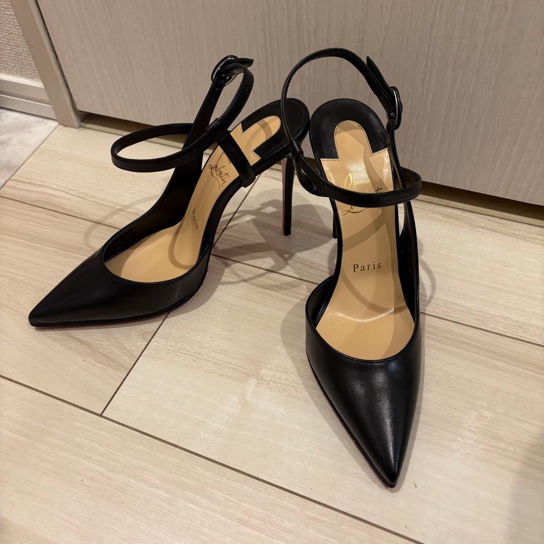 【新品未使用】Christian Louboutinブラックハイヒール