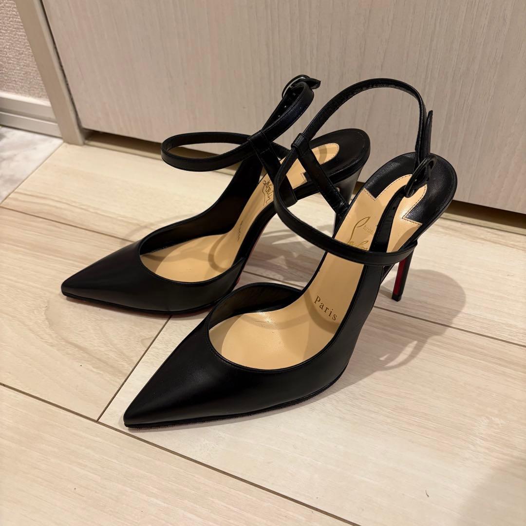 【新品未使用】Christian Louboutinブラックハイヒール
