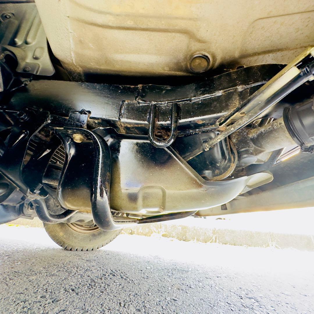 サンバーダンプ4WD、5速マニュアル、ELシフト、車検2年、走行3万キロ。