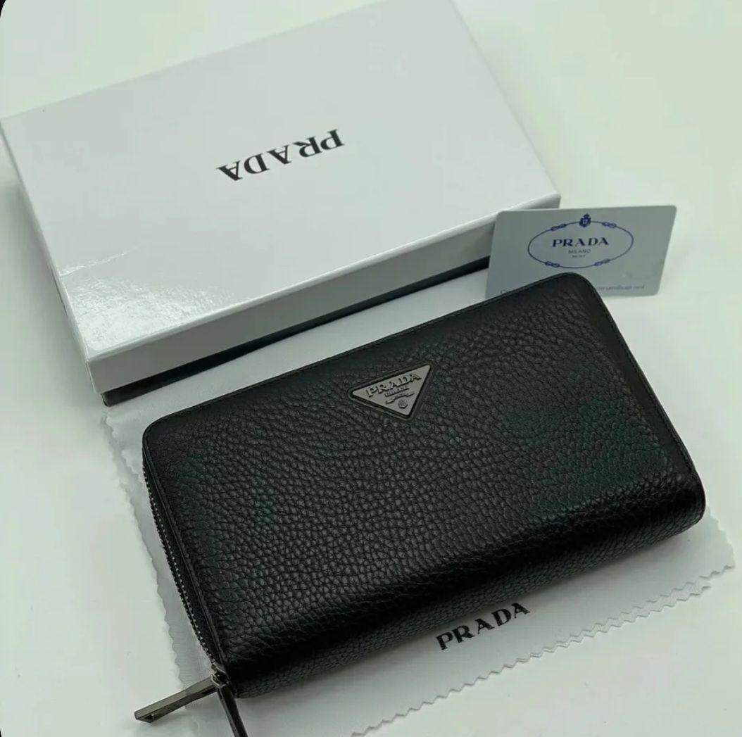 プラダウォレット