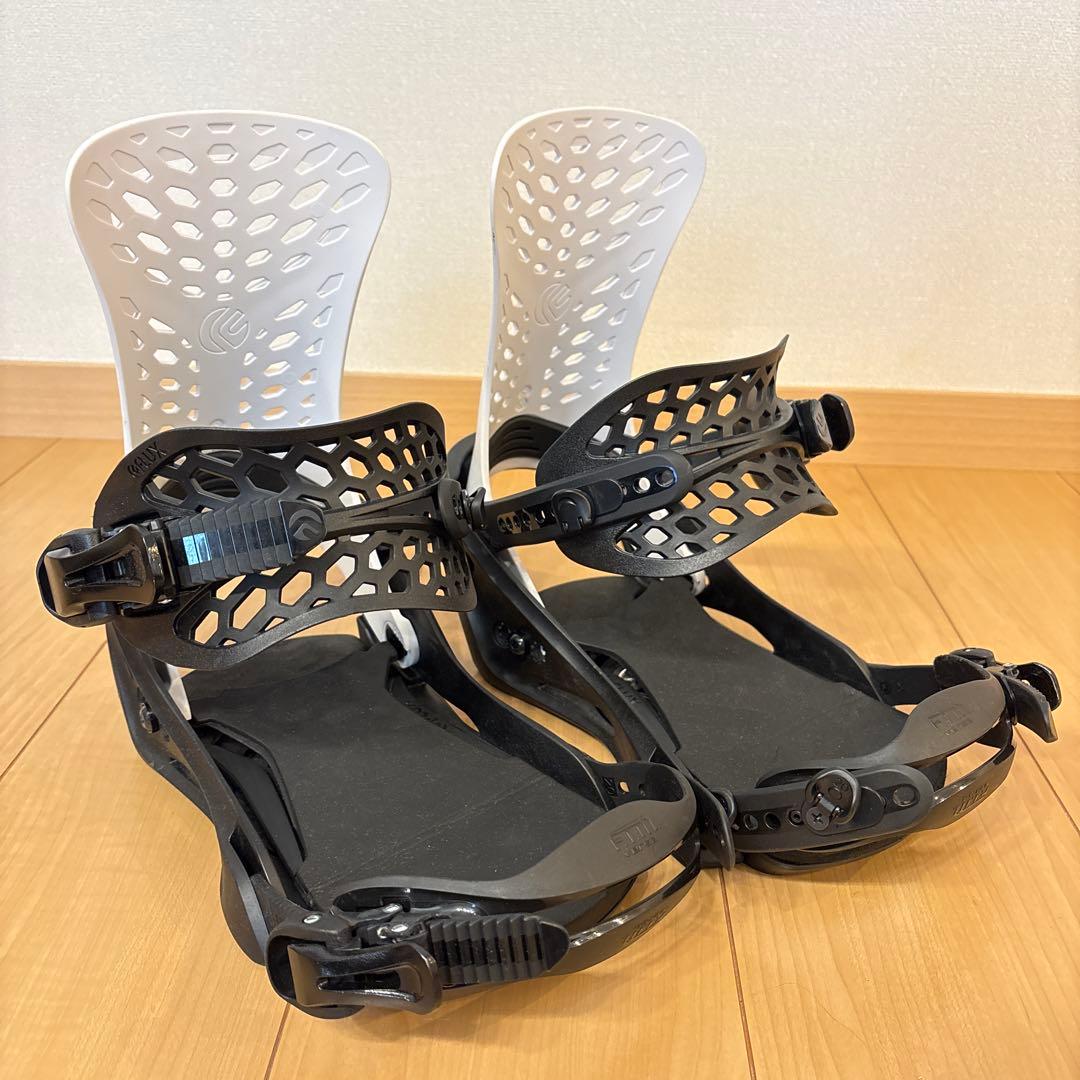FLUX PR ホワイトMサイズ スノーボードビンディング