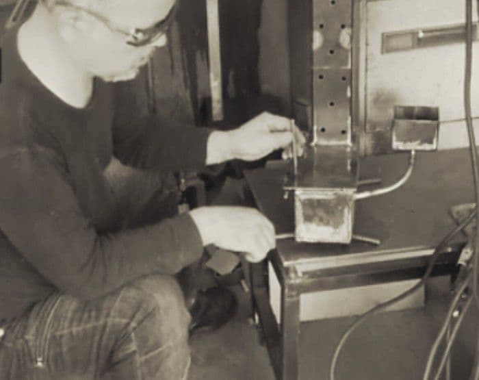 廃油ストーブ　本物【ウォームファクトリーKOMADO】 アースデザイン