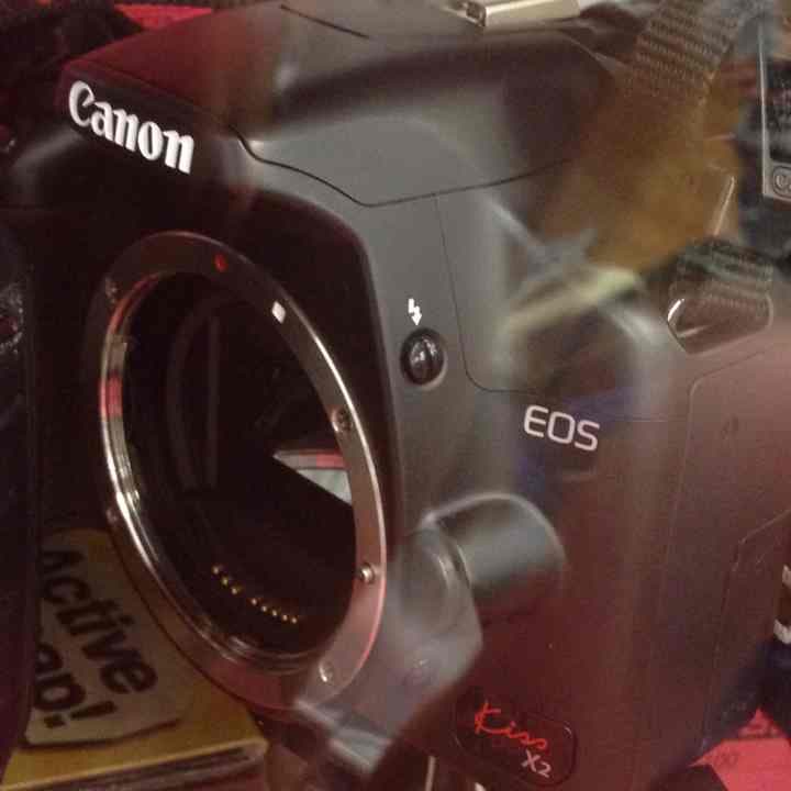 即購入・値段交渉OK EOS KISS X2