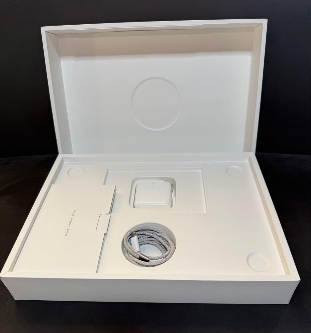 Apple MacBook Air (M3, 2024) 本体