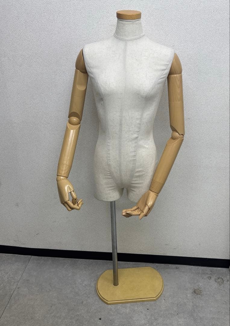 レディーストルソー　可動式アーム付きトルソー 店舗用品 什器
