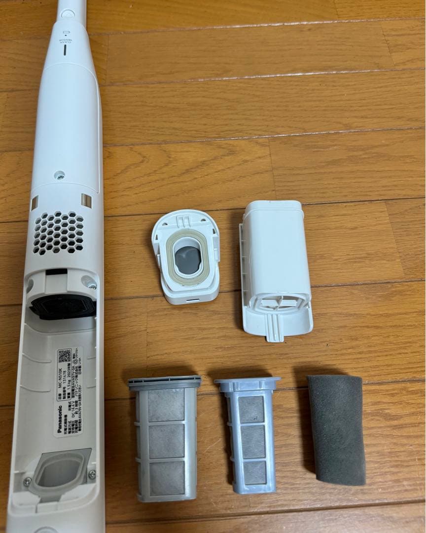Panasonic コードレス 掃除機 MC-NS10K 23年製