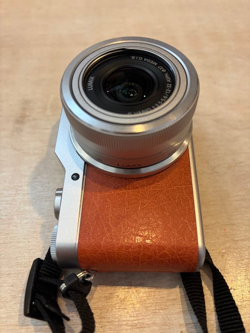 Panasonic LUMIX DC-GF9W デジタル一眼カメラ オレンジ