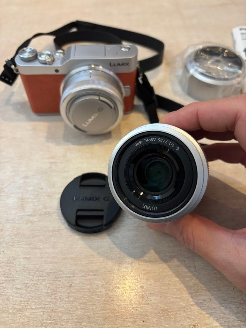 Panasonic LUMIX DC-GF9W デジタル一眼カメラ オレンジ