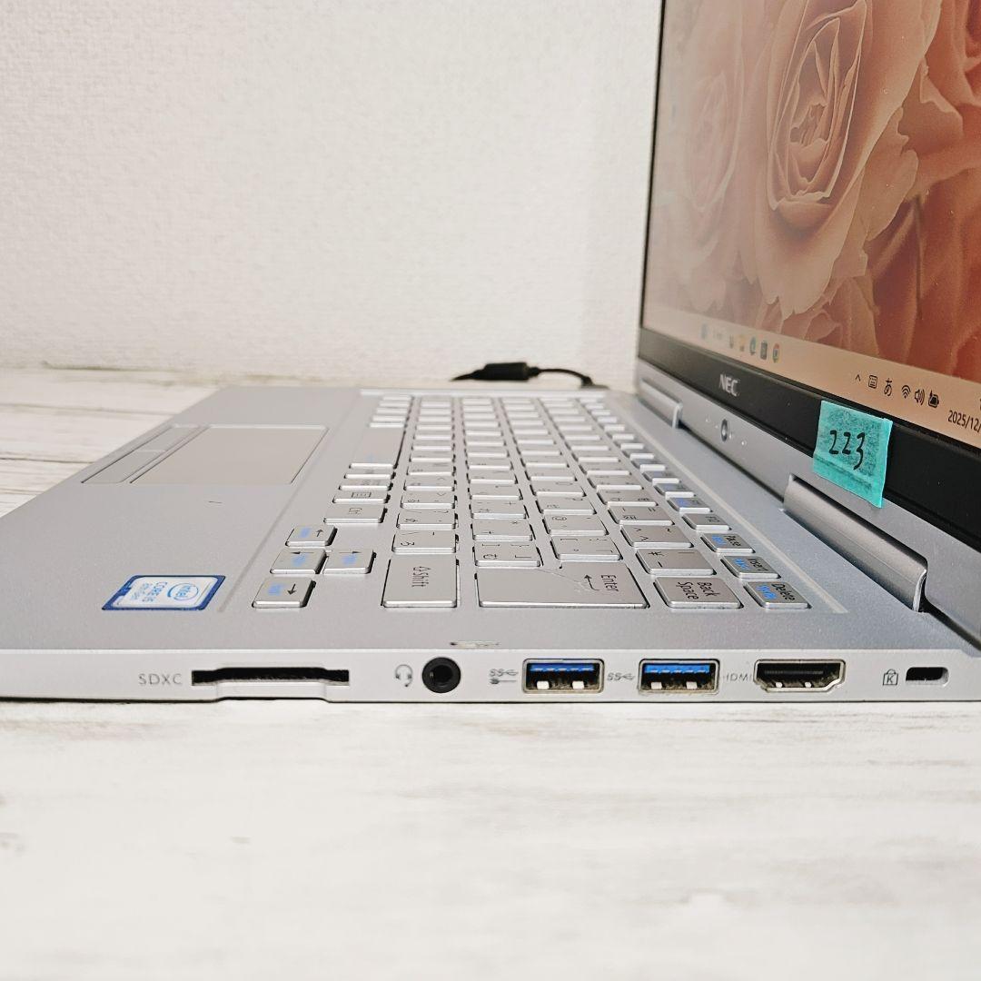 タッチパネルで操作OK♪タブレットPC 第8世代 Core i5 SSD カメラ