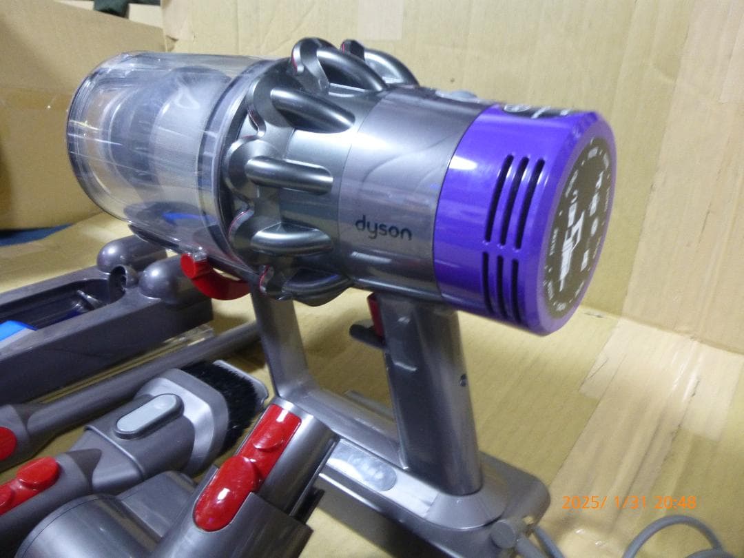 タイムセール開催中　ダイソン SV12　 ミニブラシ装着でエコ40分　②