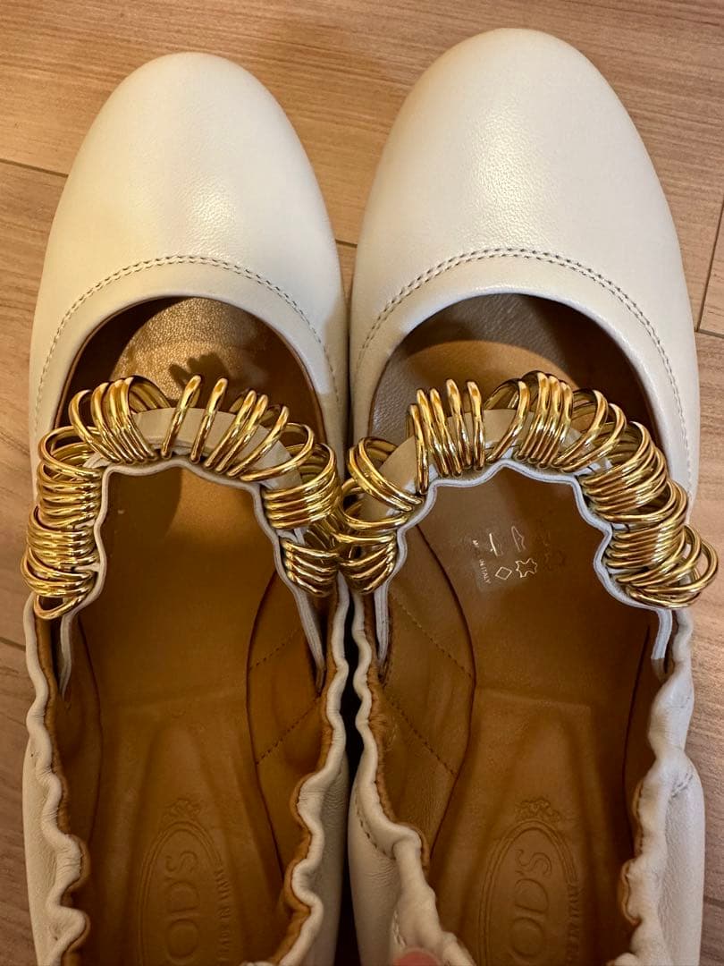 Tod's レザー バレリーナ ホワイト トッズ