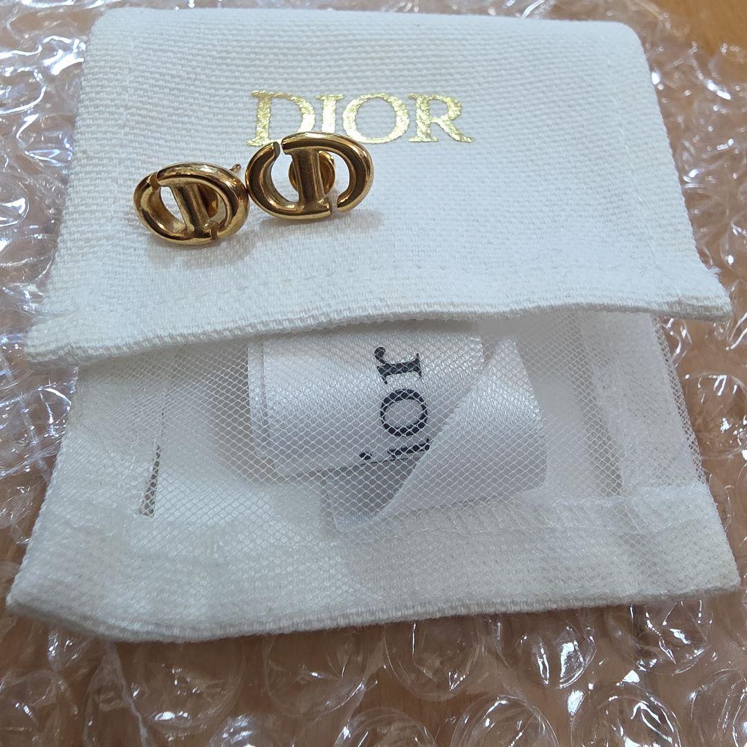 Dior ゴールド スタッドピアス