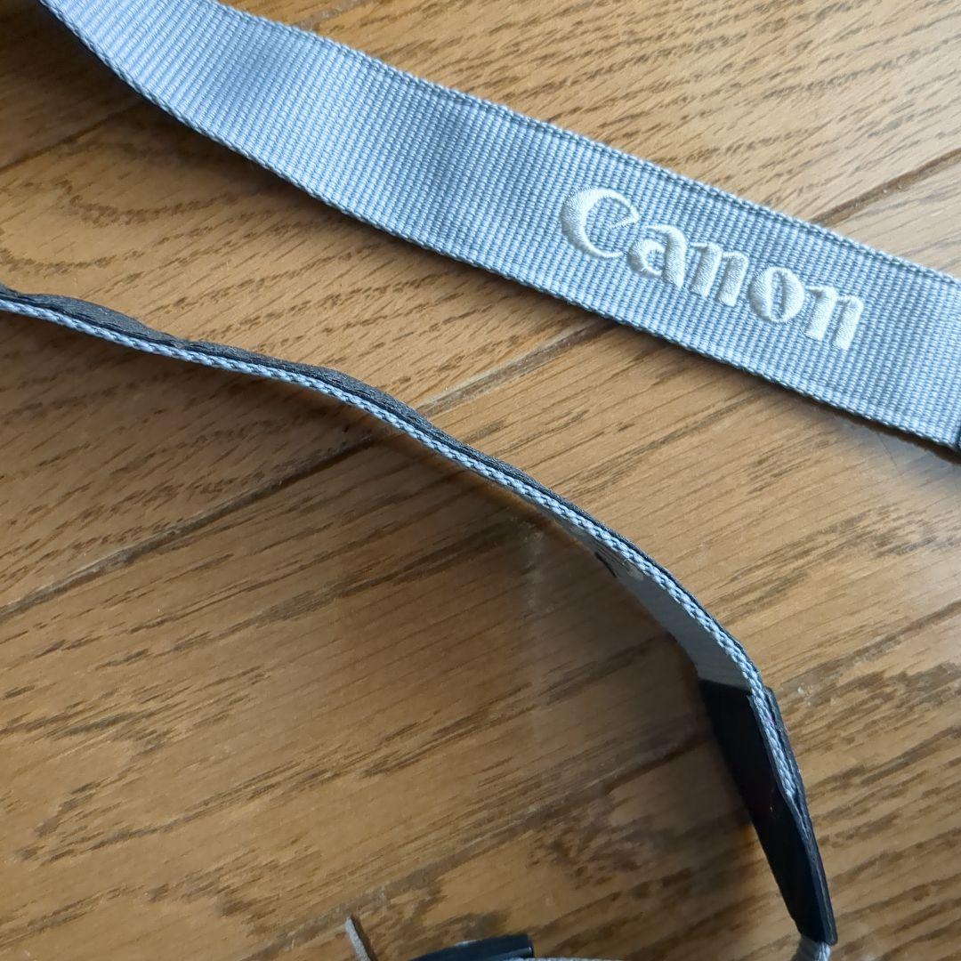 Canon EOS Kiss X9 デジタル一眼レフ　カメラ