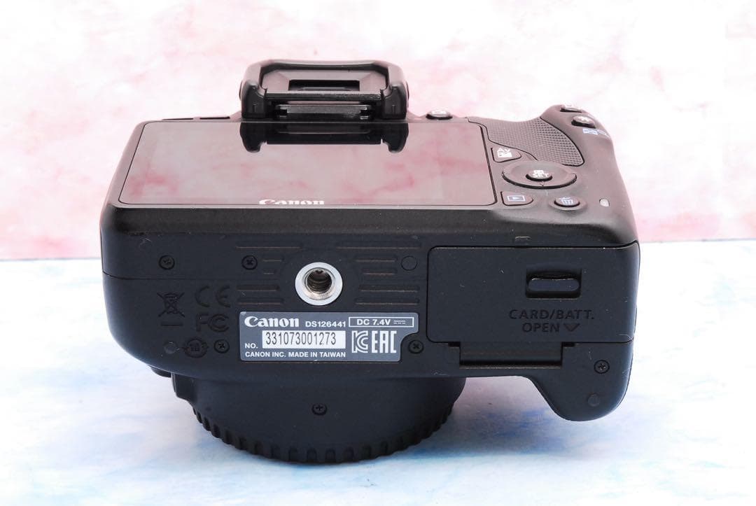 Canon Kiss X7☆望遠レンズ付Wレンズ☆小型＆軽量☆一眼レフカメラ