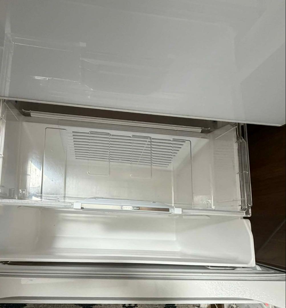 日立 大型冷蔵庫 ホワイト送料込みです。