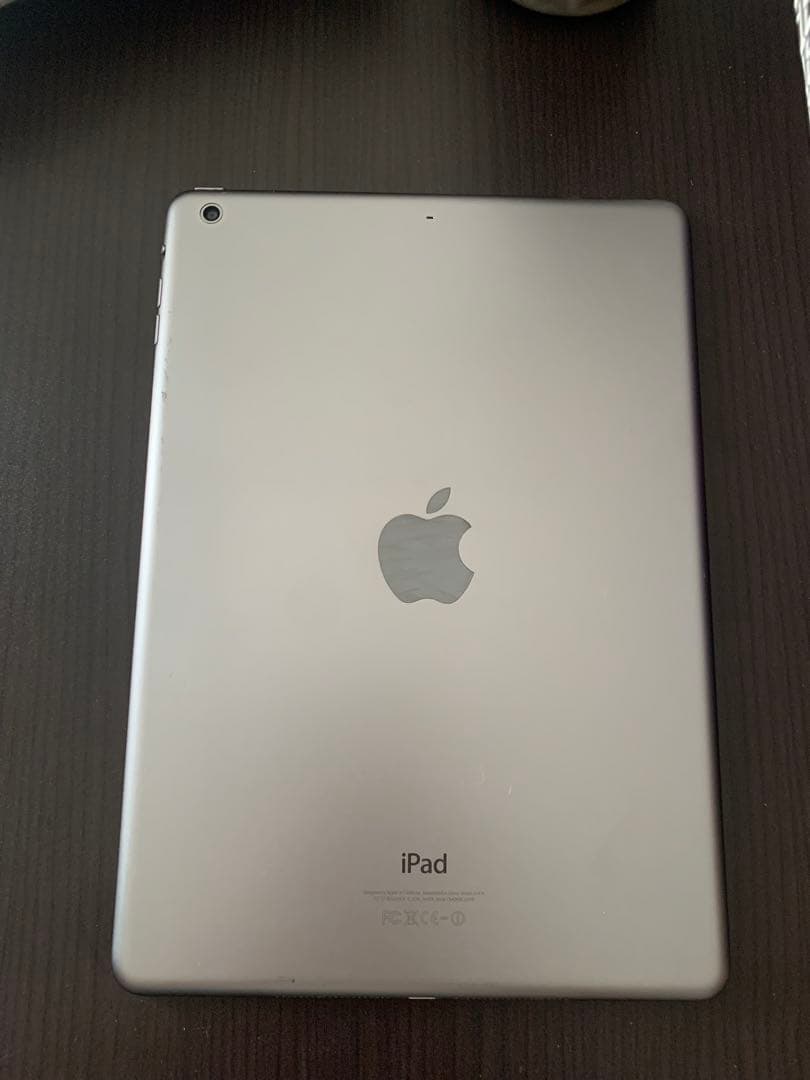 Apple iPad Airシルバー 本体