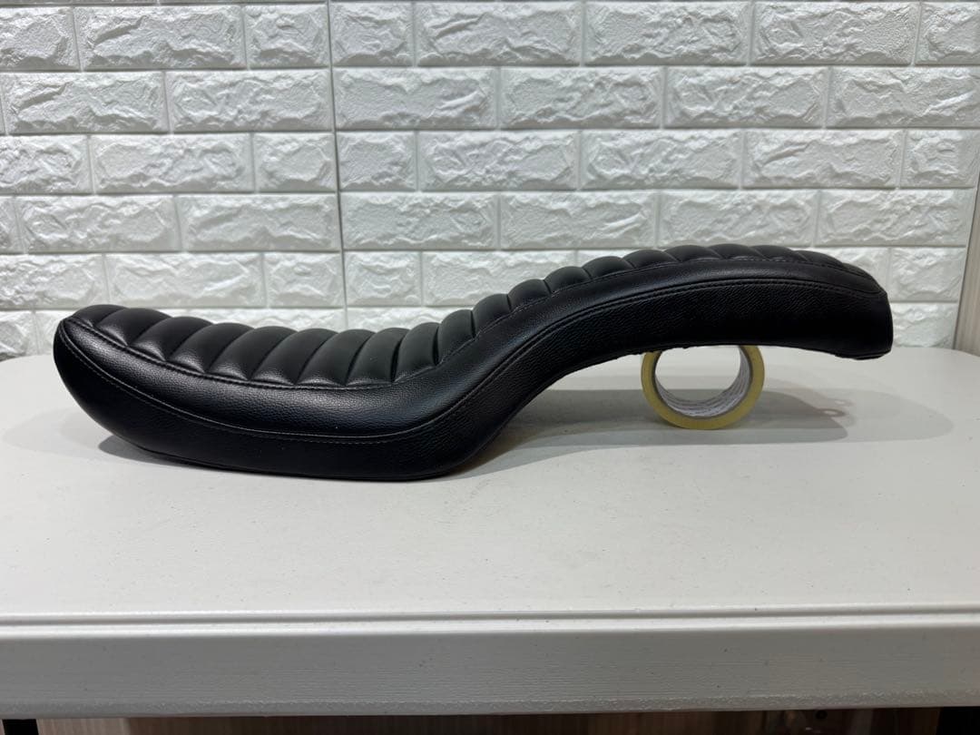 イージーライダース　スポーツスター　ハーレー　XL 883 コブラ　シート