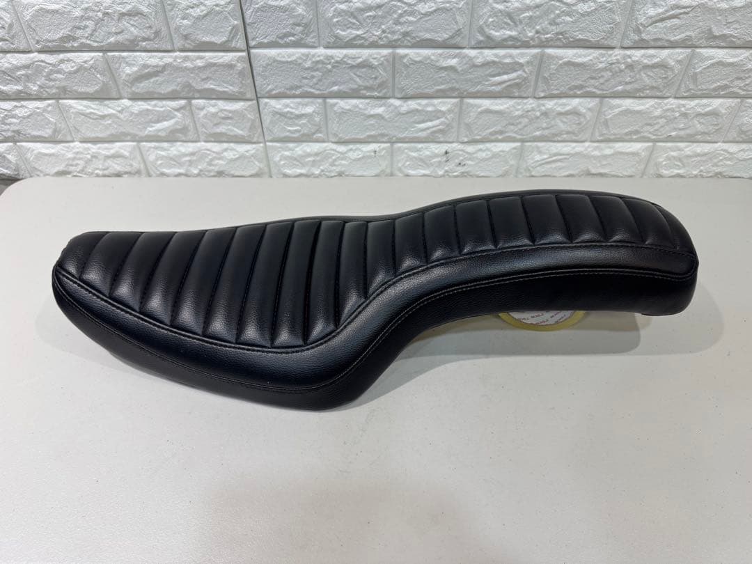 イージーライダース　スポーツスター　ハーレー　XL 883 コブラ　シート