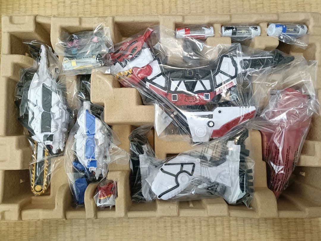 獣電戦隊キョウリュウジャーブレイブ カミツキ合体DXブレイブキョウリュウジン