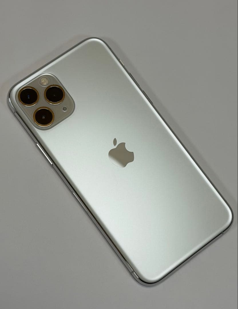 iPhone 11 Pro 256GB シルバー　初期化済み