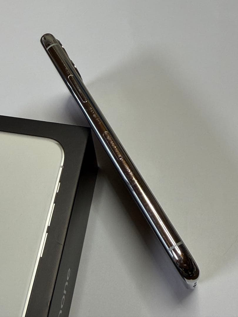 iPhone 11 Pro 256GB シルバー　初期化済み