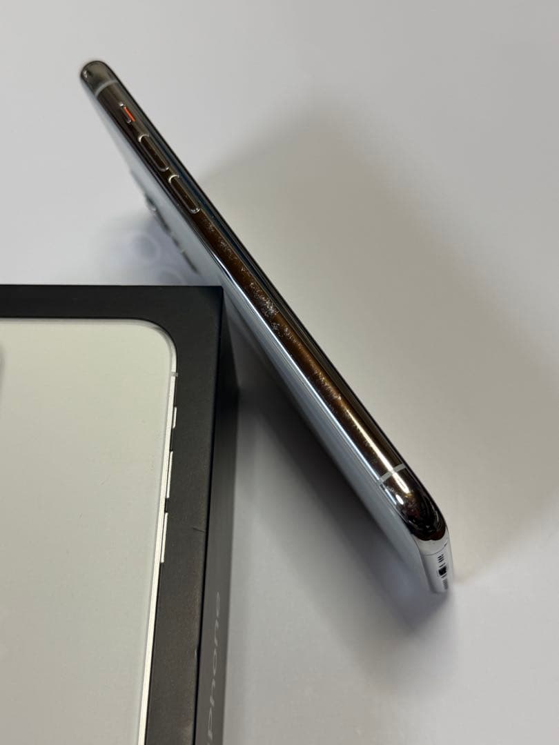 iPhone 11 Pro 256GB シルバー　初期化済み